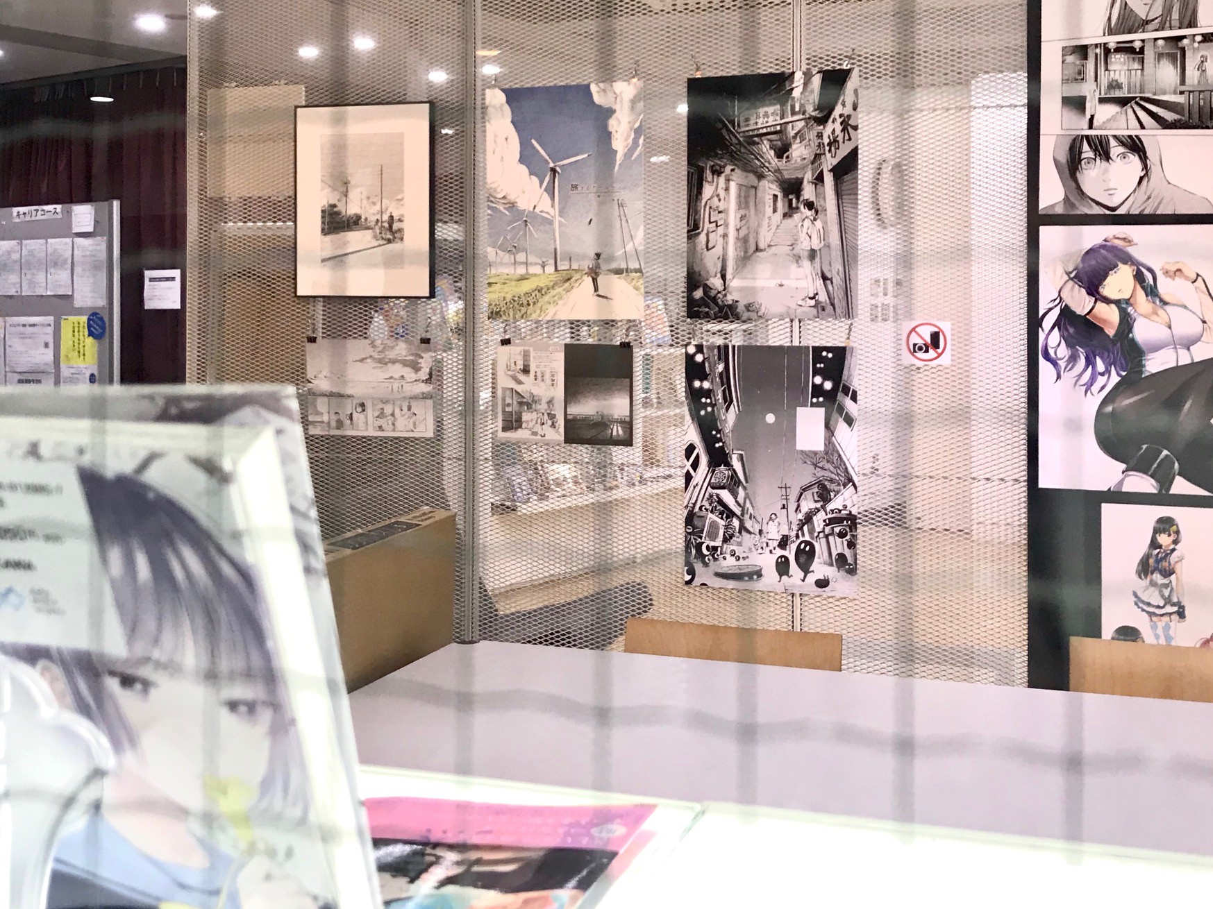 ギャラリーアミ「マンガ科ＯＢＯＧ近況報告展」開催中！